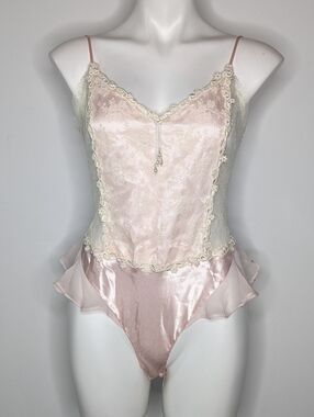 Vintage Delicates Light Pink Satin Lace Beaded Ruffle Teddy Bodysuit S